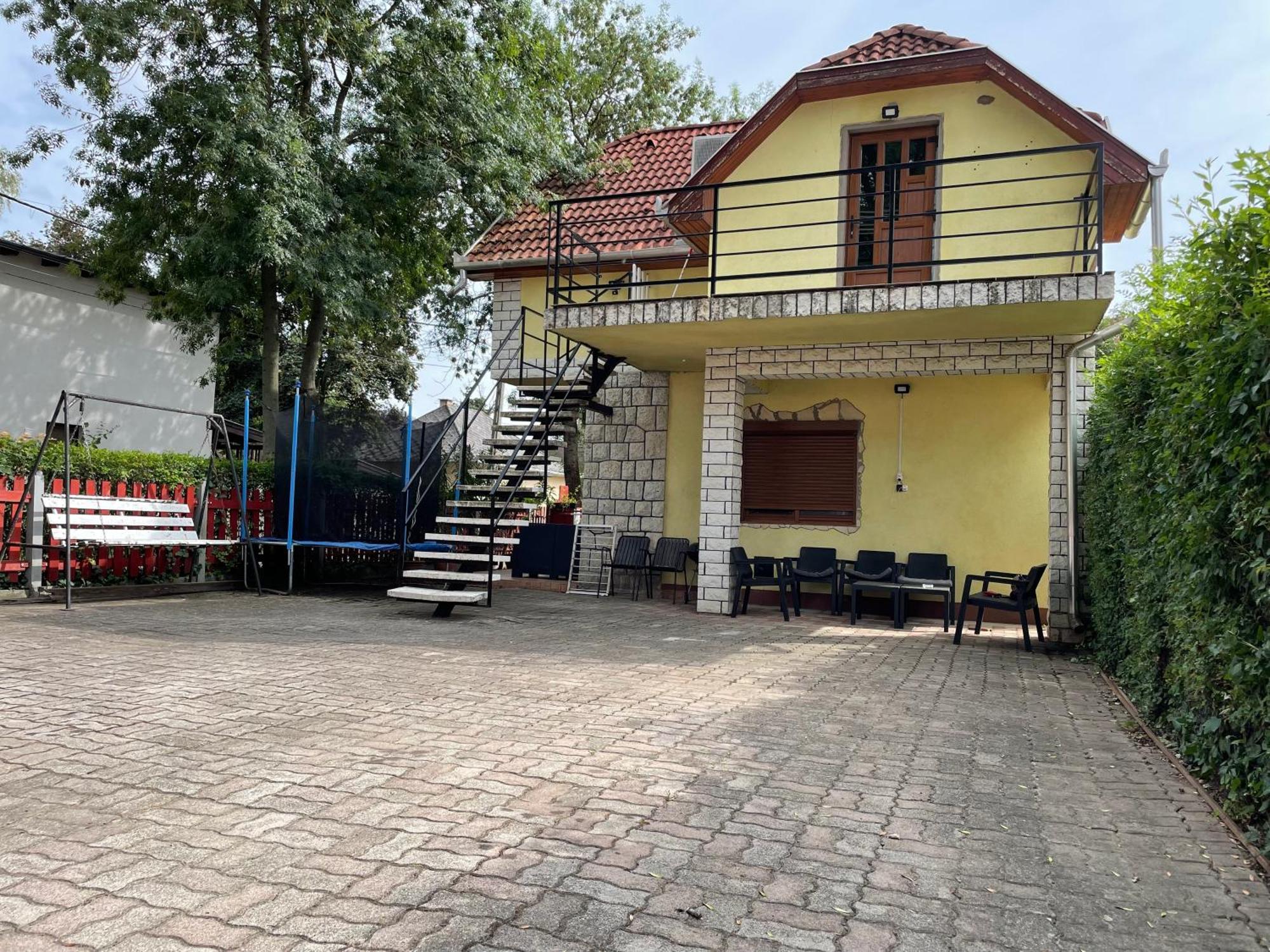 Edu Apartman Hajduszoboszlo Exterior photo