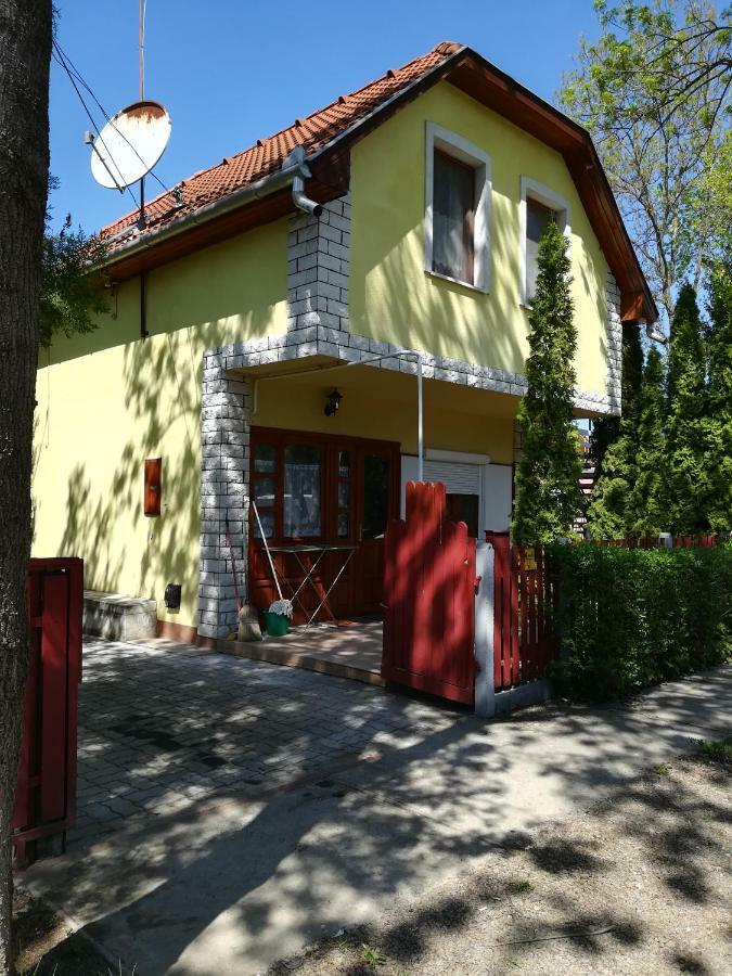 Edu Apartman Hajduszoboszlo Exterior photo